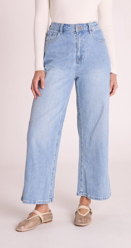 Feather and Noise Cassie Cropped Leg Jean - Light Blue
