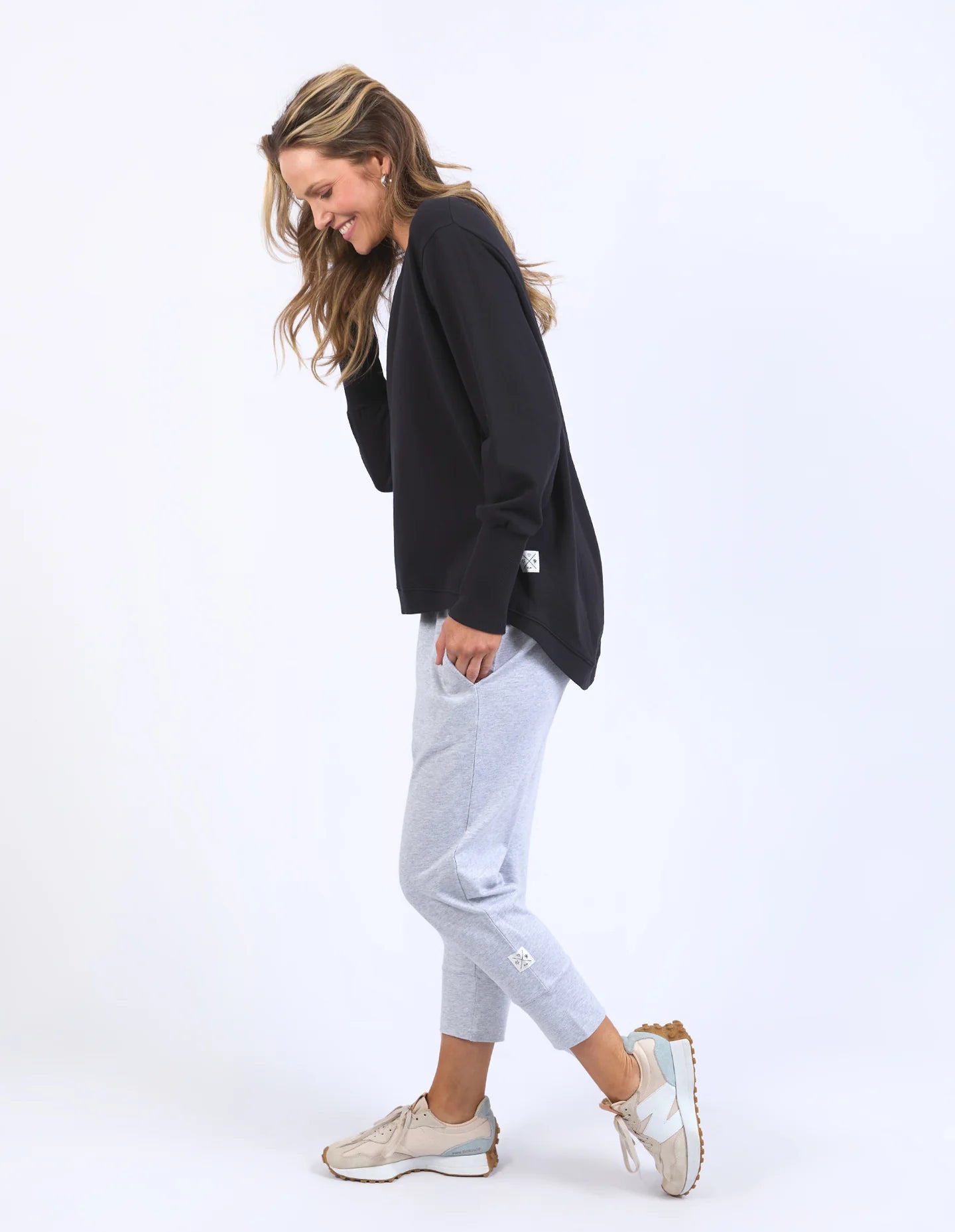 Elm Divine Crew Washed Black