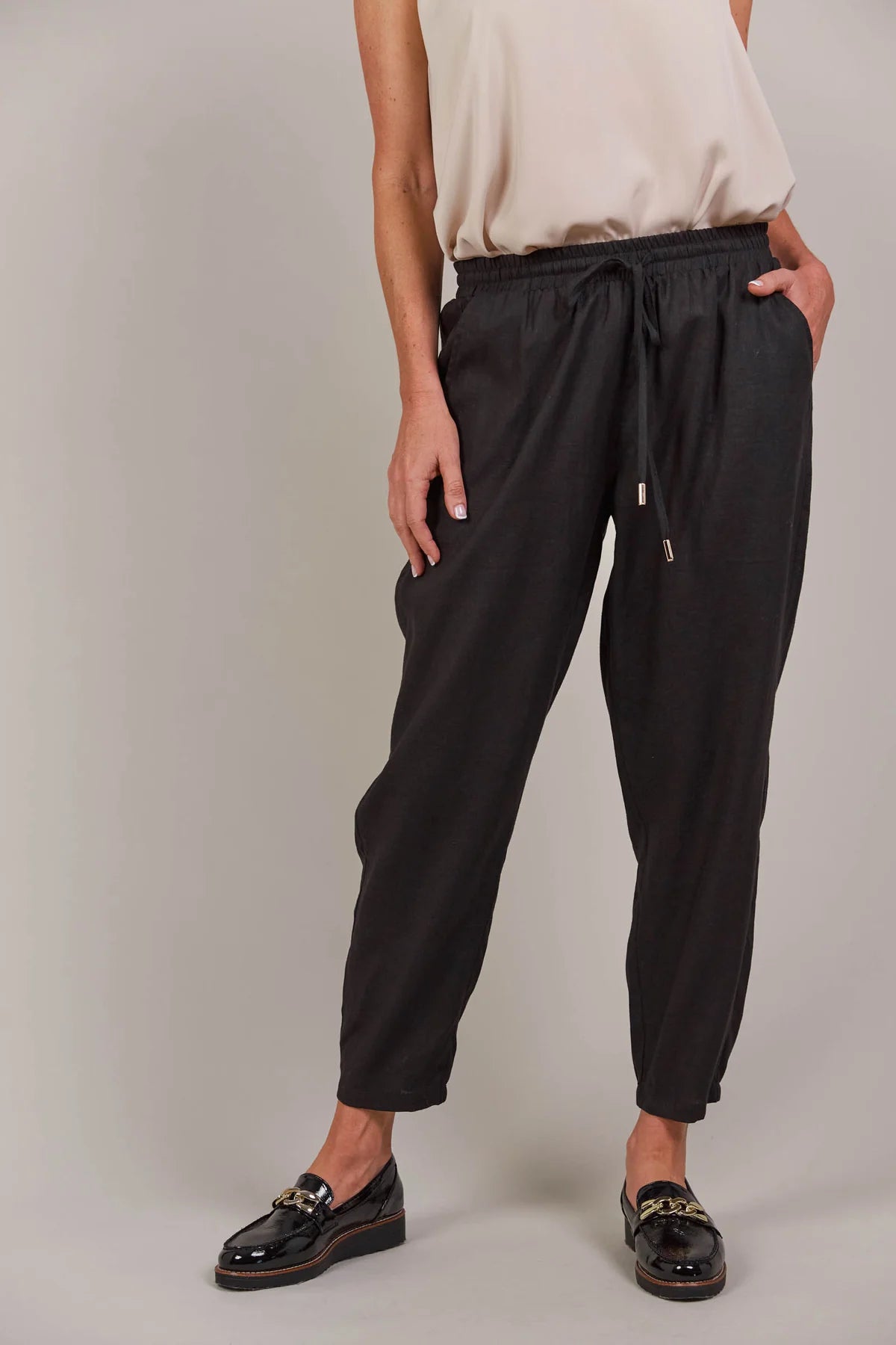 Eb and Ive Laax Relaxed Pant Black
