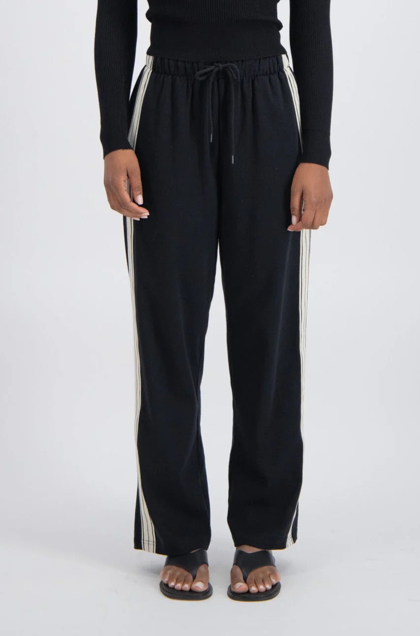 Jasmine Alexa Panarea Trackpant - Black