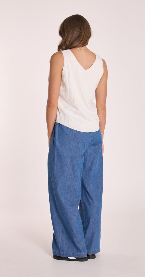Feather and Noise Mae V Neck Tan - White