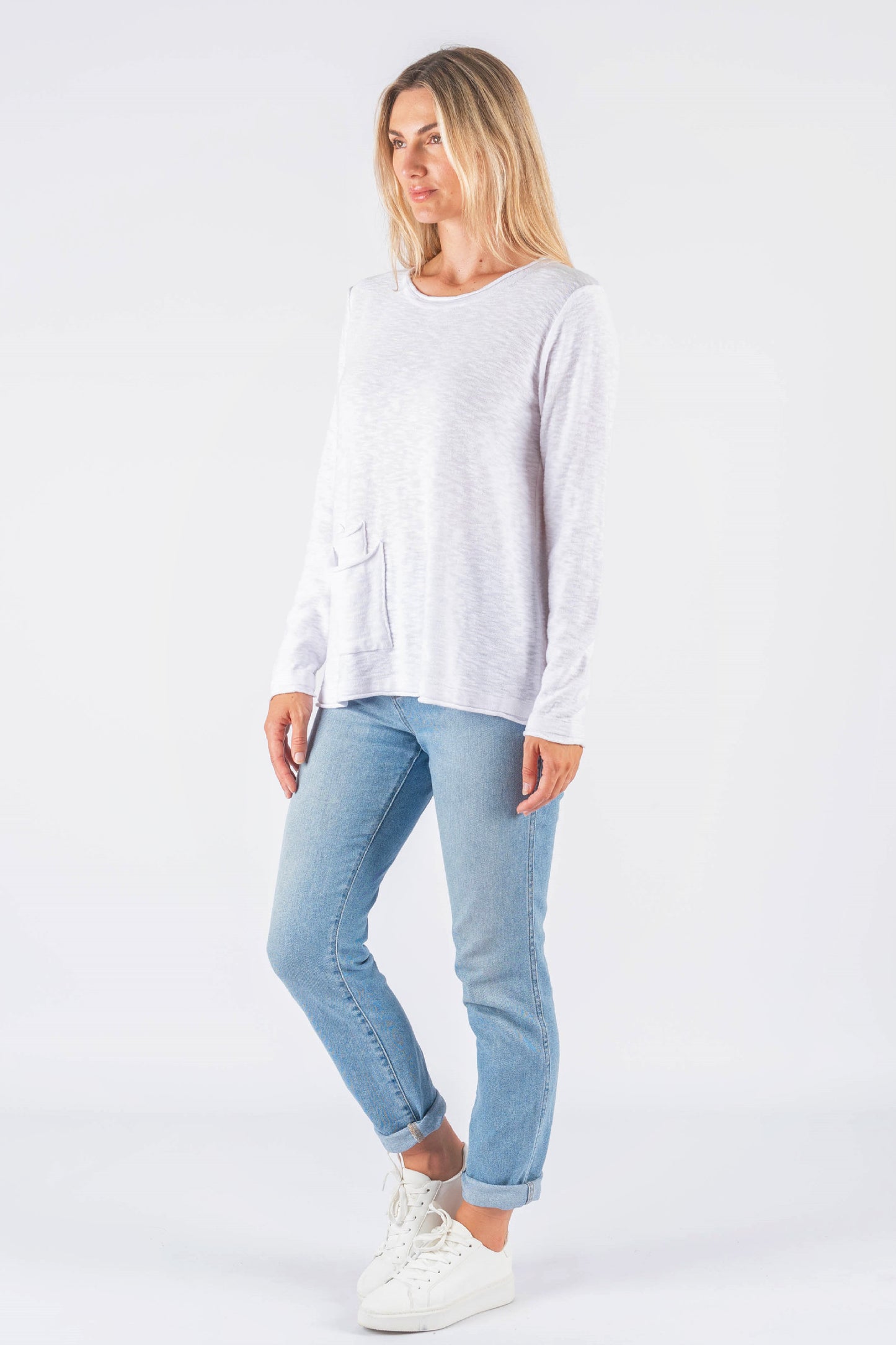 Worthier White Cotten/Linen Pull Over