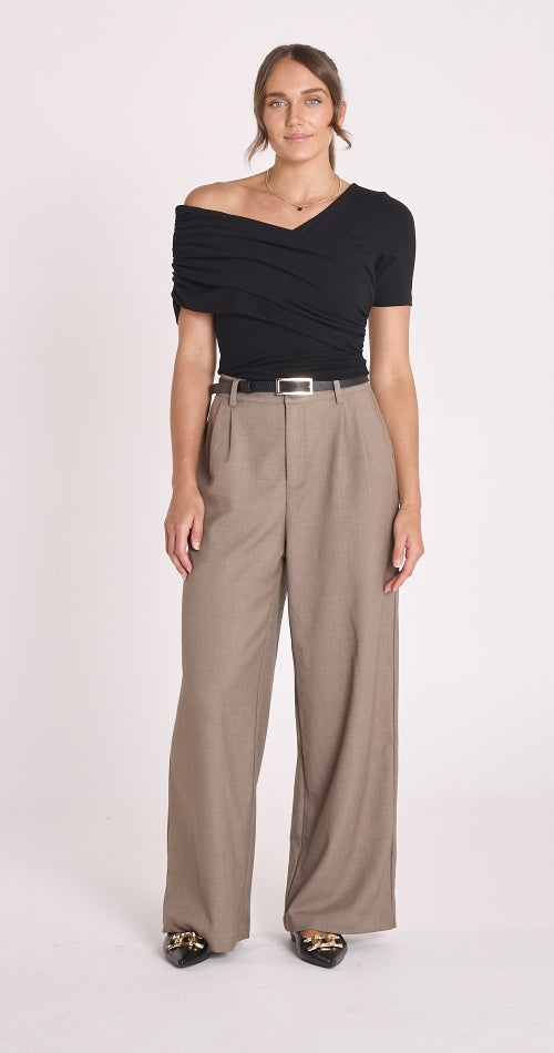 Feather and Noise: Julia Top Black